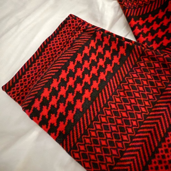 Faded Glory Red Graphic Long Sleeve and No Boundaries printed leggings. - Picture 6 of 9